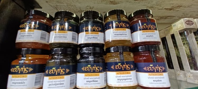 Νοσταλγικές μνήμες από το παρελθόν με γλυκά του κουταλιού από το Καρπός Ξηροί Καρποί