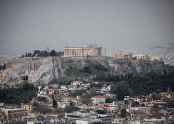 Καιρός: Έως 30 βαθμούς η θερμοκρασία στην ηπειρωτική χώρα – Σε ποιες περιοχές θα βρέξει