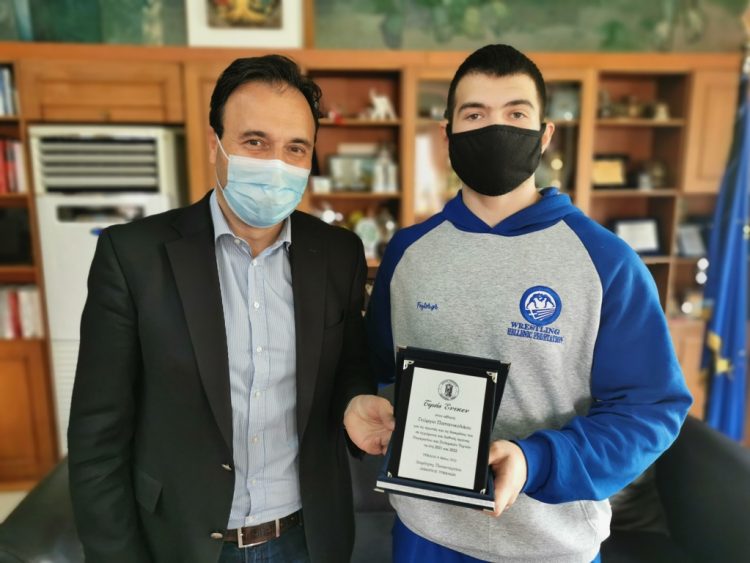 Επιβράβευση παγκόσμιας κλάσης τρικαλινού αθλητή από τον Δήμαρχο Τρικκαίων