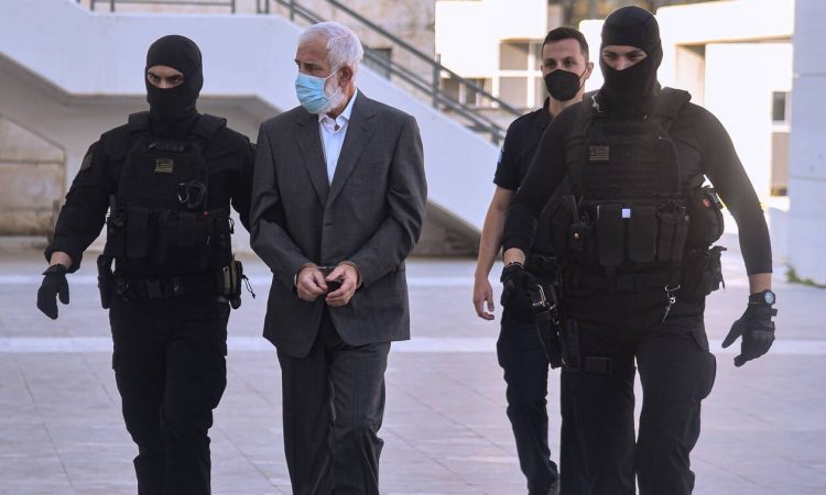 Δίκη Φιλιππίδη: Επεισόδιο στον διάδρομο του δικαστηρίου – «Αυτή η γυναίκα έσπρωξε την μητέρα μου»