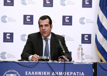 Πλεύρης: Τέλος οι μάσκες στους κλειστούς χώρους και για τους εργαζόμενους