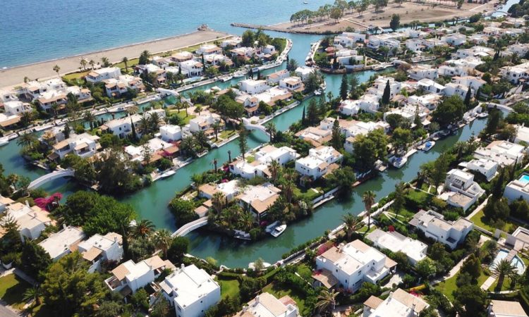 Αυτό είναι το Μαϊάμι της Ελλάδας – Απέχει μόλις δύο ώρες από την Αθήνα
