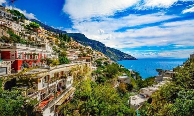 Ταξίδι στο Ποζιτάνο: Οργανώνοντας μία απόδραση στο «στολίδι» της ακτής Αμάλφι