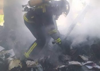 Φωτιά κατέστρεψε ολοσχερώς αποθήκη στο Λογγάκι (φωτό)