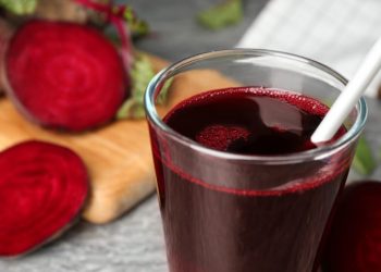 Η κόκκινη υπερτροφή που αυξάνει αντοχή και απόδοση – Ένα ποτήρι χυμός κάνει τη διαφορά
