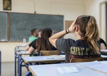 Πανελλήνιες 2022: Πότε ανακοινώνονται οι βαθμολογίες και πότε οι βάσεις – Με SMS η ενημέρωση