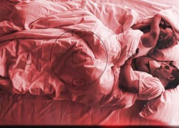 Πώς θα ελέγξετε αν υπάρχει κρυφή κάμερα στο δωμάτιο του ξενοδοχείου που μένετε
