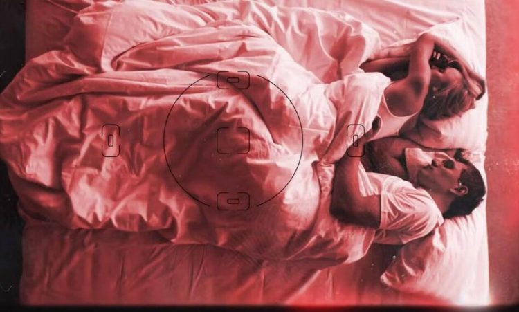 Πώς θα ελέγξετε αν υπάρχει κρυφή κάμερα στο δωμάτιο του ξενοδοχείου που μένετε