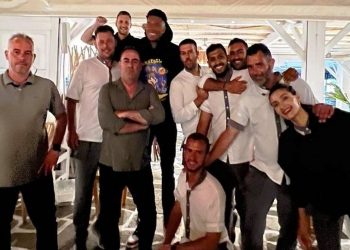 Γιάννης Αντετοκούνμπο: Στην Πάρο συνεχίζει τις διακοπές του ο Greek Freak