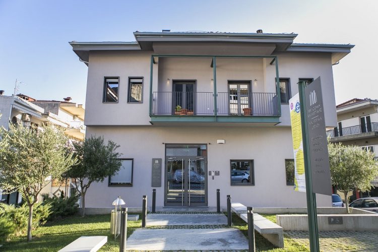Υποτροφίες για προπτυχιακές και μεταπτυχιακές σπουδές στην Αμερική από την Βιβλιοθήκη Καλαμπάκας και την Περιφέρεια