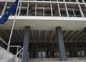 Θεσσαλονίκη: «Έπεσε πάνω στο μαχαίρι» υποστηρίζει η 31χρονη που μαχαίρωσε τον σύζυγό της