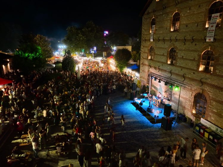 Μέρες… Ξωτικών θύμιζε ο Μύλος Ματσόπουλου το Σάββατο με το Street Food Festival και Πωλίνα και Μπίγαλη (φωτό-video)