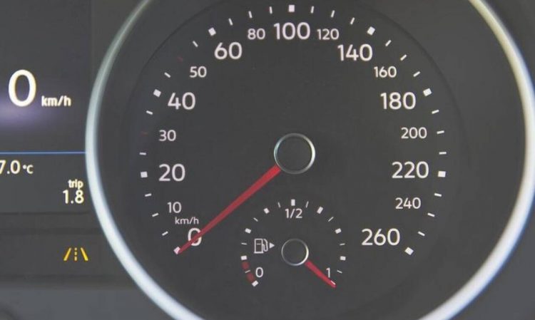 Fuel Pass 2: Ποιοι κερδίζουν μπόνους 15 ευρώ από το επίδομα βενζίνης