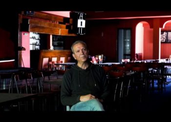 Το θρυλικό «Φάληρο» της Λάρισας: Ο τεράστιος λογαριασμός πελάτη για τα μάτια τραγουδίστριας και ο θαμώνας που έτρωγε τα ποτήρια!