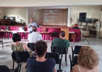 Οι πολίτες συζήτησαν για την ηλεκτρομαγνητική ακτινοβολία στα Μ. Καλύβια