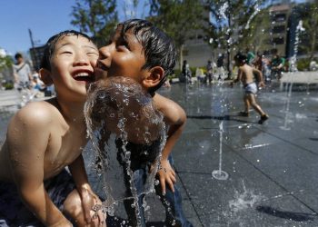 Iαπωνία: Ο χειρότερος καύσωνας από το 1875 πλήττει το Τόκιο – Κίνδυνος μαζικού blackout