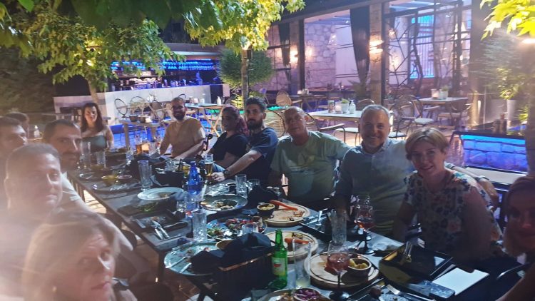 Μια όμορφη χαλαρή βραδιά για τους εργαζόμενους της εταιρείας ΛΑΦΑΖΑΝΗΣ ΗΛΕΚΤΡΟΛΟΓΙΚΟ ΥΛΙΚΟ