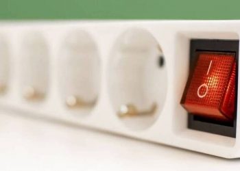Μπόνους από την κυβέρνηση στα νοικοκυριά που κάνουν οικονομία στο ρεύμα