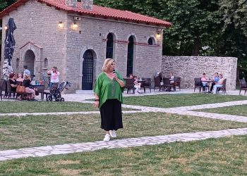 Η Λένα Μαντά παρουσίασε στα Τρίκαλα το νέο της βιβλίο “Η σφραγίδα”