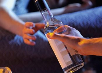 Λάρισα: Δύο μεθυσμένοι ανήλικοι μεταφέρθηκαν στο Πανεπιστημιακό Νοσοκομείο