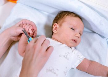 Πώς να κόψετε τα νύχια του μωρού σας