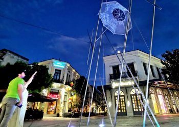Δημήτρης Παπαστεργίου: Δεν φταίει ο Ζογγολόπουλος, ο εθισμός μας στη νεοελληνική ασχήμια φταίει