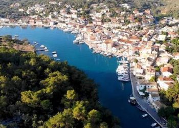 Παξοί: Και όμως… το γραφικότερο φιόρδ της Ευρώπης βρίσκεται σε νησί της Ελλάδας