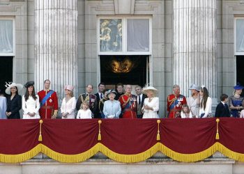 Η βασιλική οικογένεια ευχήθηκε «χρόνια πολλά» στη Λίλιμπετ για τα πρώτα της γενέθλια