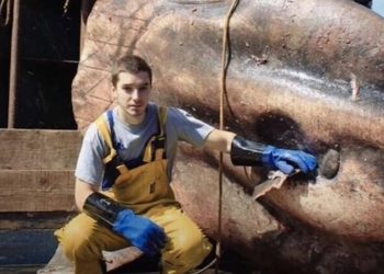 Ρώσος έπιασε ένα αποτρόπαιο πλάσμα που το ονόμασε «Ψάρι Φρανκεστάιν» (vid)