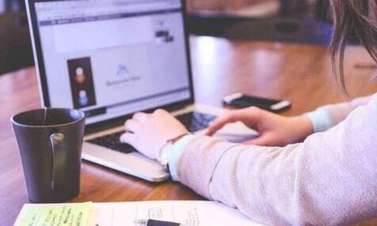 Ψηφιακή Κάρτα Εργασίας: Πού θα εφαρμοστεί από 1η Ιουλίου – Τι ισχύει για τηλεργασία