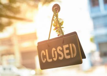 Κλειστά τα εμπορικά την Δευτέρα του Αγίου Πνεύματος