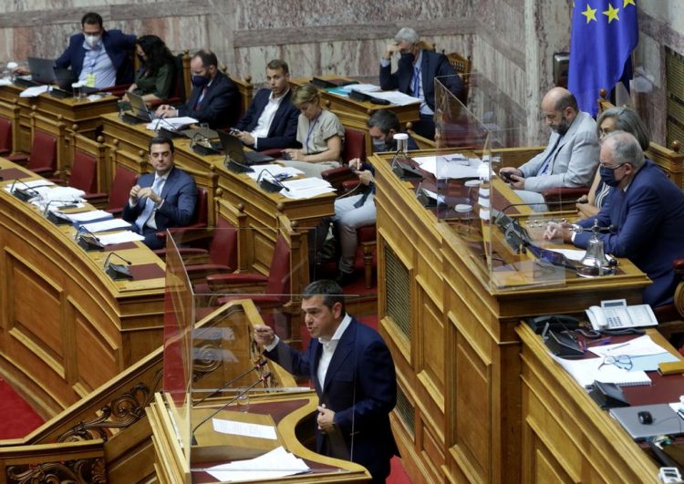 Σκληρή κόντρα Σκρέκα – Τσίπρα για την κατάργηση της ρήτρας αναπροσαρμογής