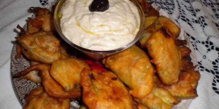Κολοκυθάκια τηγανιτά με κουρκούτι
