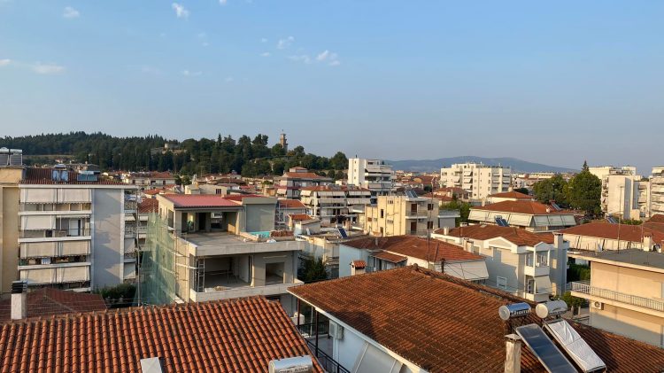 Προσεγμένο διαμέρισμα προς πώληση στο κέντρο των ΤΡΙΚΑΛΩΝ