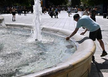 Καιρός: «Καυτό» Σαββατοκύριακο με 39αρια και μελτέμι στο Αιγαίο