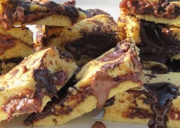 Cookies ταψιού με γέμιση μερέντας και σοκολάτας
