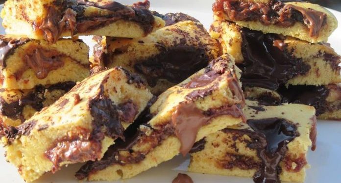 Cookies ταψιού με γέμιση μερέντας και σοκολάτας