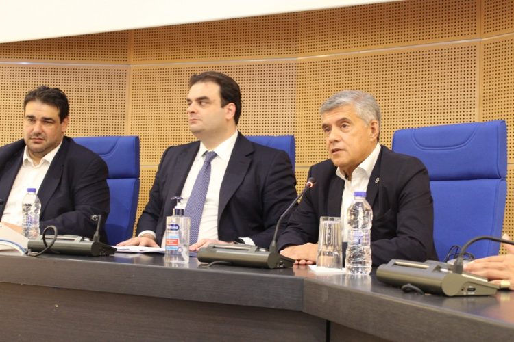O Aγοραστός στη σύσκεψη για την παρουσίαση του προγράμματος «Έξυπνες Πόλεις»