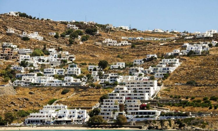 Μύκονο: Έκλεψαν κοσμήματα αξίας 200.000 σε βίλα που διαμένει Πορτογάλος ποδοσφαιριστής