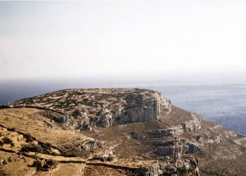 Άνδρος: Το ιστορικό νησί των εφοπλιστών στους κορυφαίους ανερχόμενους προορισμούς του κόσμου