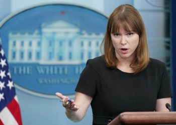 Λευκός Οίκος: Η διευθύντρια επικοινωνίας του Τζο Μπάιντεν παραιτείται