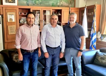 Οι Δήμαρχοι Αγιάς Λάρισας και Φοινίκης Αλβανίας στον Δήμαρχο Τρικκαίων