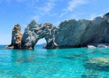 Λαλάρια: Μία από τις 50 καλύτερες παραλίες σε ολόκληρο τον κόσμο (video)
