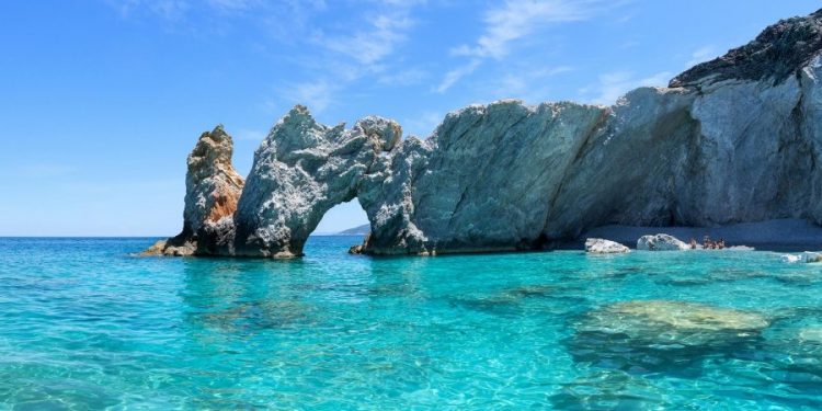 Λαλάρια: Μία από τις 50 καλύτερες παραλίες σε ολόκληρο τον κόσμο (video)