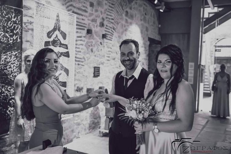 Ένας υπέροχος γάμος για την Ειρήνη και τον Δημήτρη στο Μουσείο Τσιτσάνη