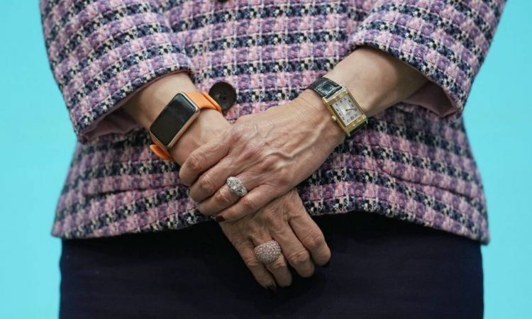 Χονγκ Κονγκ: Ετοιμάζεται το «Big Brother» του κορονοϊού – Θα παρακολουθούνται με βραχιολάκια