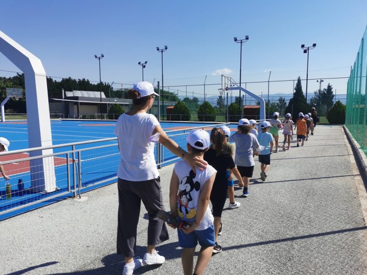 Άθληση, παιχνίδια και χορός στην 1η «καλοκαιρινή απόδραση» των ΚΔΑΠ του Δ. Τρικκαίων