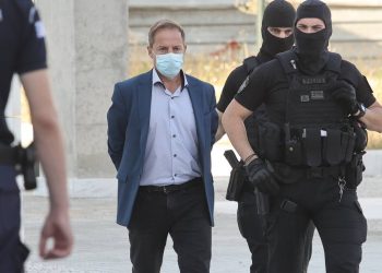 Δημήτρης Λιγνάδης: Εκτός φυλακής ο σκηνοθέτης που κρίθηκε ένοχος για βιασμό – Οι περιοριστικοί όροι