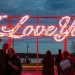«I LOVE YOU», ένα γλυπτό από νέον στις ΗΠΑ
