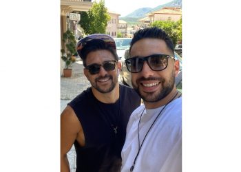 Όταν ο Βασίλης ΑΚΑ eyebrow Dj music production συνάντησε τον Νίκο Γιάννη του Survivor στο Καστράκι